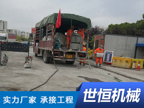 内蒙公路深孔压浆